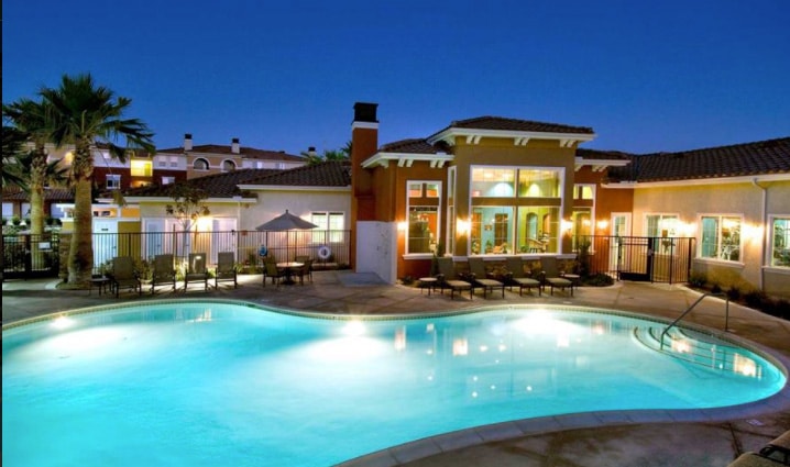 Avalon Bay Simi Valley Pool